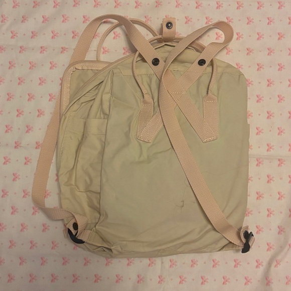 Fjällräven Kånken Beige Backpack - Picture 3 of 4